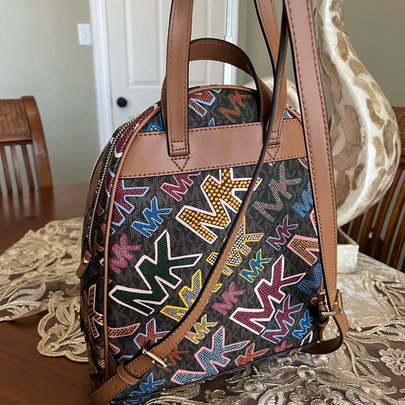 Michael Kors signature logo backpack - Picture 8 of 13